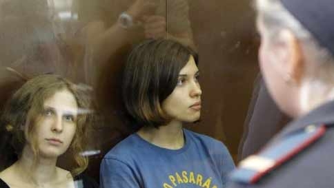 Russia. Liberate le Pussy Riot Maria Alekhina e Nadezhda Tolokonnikova