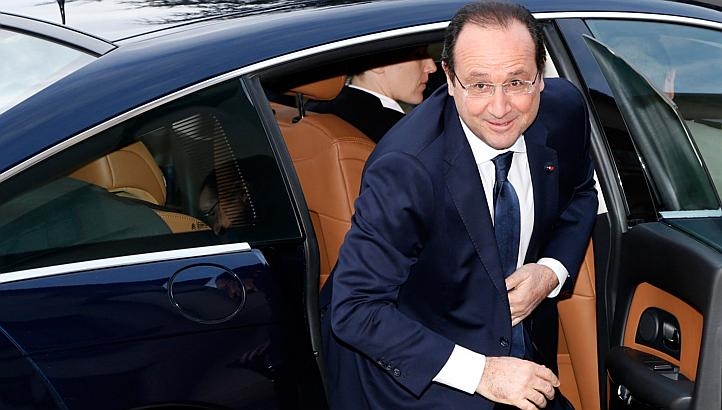 Hollande chiede a Papa Francesco di ricevere l’opposizione siriana