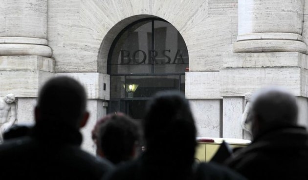 Borse: bene Milano, ma attenzione al “debt doom loop”