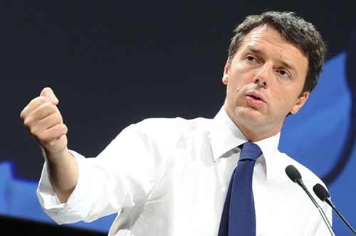 Alta tensione tra il Segretario democratico ed il Premier.  Renzi incalza il Governo
