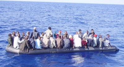 Salvati 117 migranti su un gommone a Sud di Lampedusa