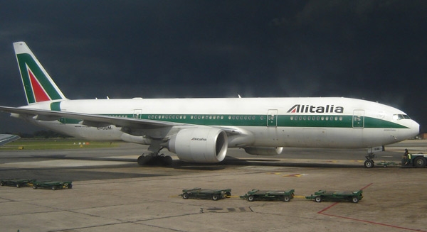 Ultima chance per Alitalia. Confermati 1.900 esuberi, ma nessun licenziamento
