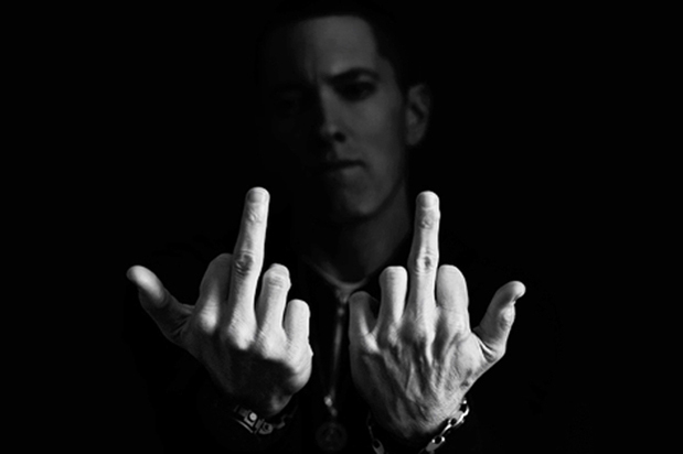 Eminem. Mobilitazione per vietarlo. Video