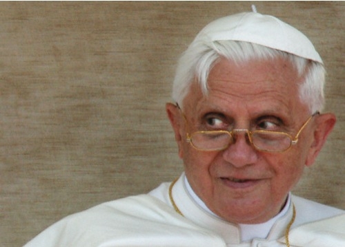 Primo concistoro di Bergoglio assistito da Benedetto XVI