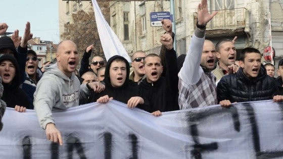 Bulgaria, scontri tra ultradestra e polizia: “No alle moschee”
