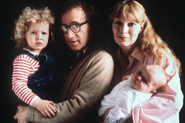 Dylan Farrow accusa il suo patrigno: “ Woody Allen abusò di me”
