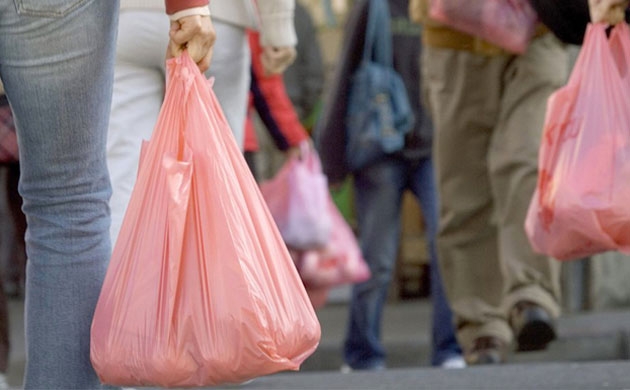 Votata la Direttiva Europea sugli shopper di plastica