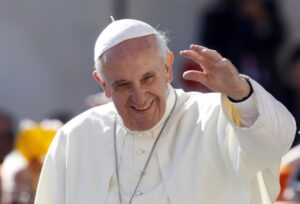 Il Papa torna in Vaticano dopo il ritiro spirituale ad Ariccia