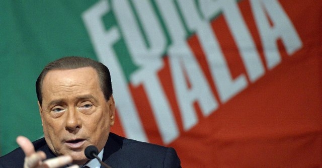 Berlusconi, altra vergognosa battuta: “Per tedeschi lager mai esistiti”
