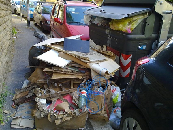 Roma, di nuovo emergenza rifiuti. Marino, ‘da maggio non saprò dove metterli’