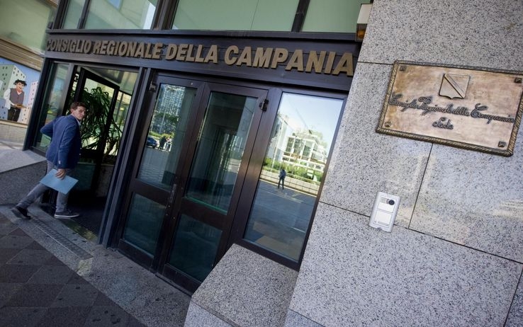 Rimborsi gruppi consiliari Campania. 55 avvisi di garanzia