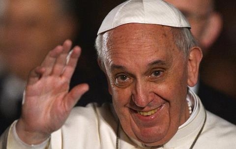 Papa Francesco: “Non sono comunista, l’amore ai poveri è il cuore del Vangelo”