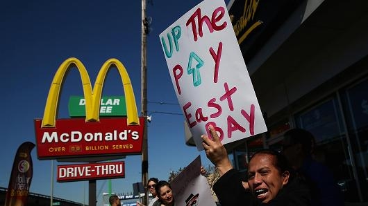 #FastFoodGlobal. Il 15 maggio la protesta mondiale dei lavoratori dei fast food