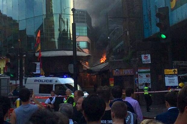 Gran Bretagna. Incendio al mercato di Camden Town a Londra