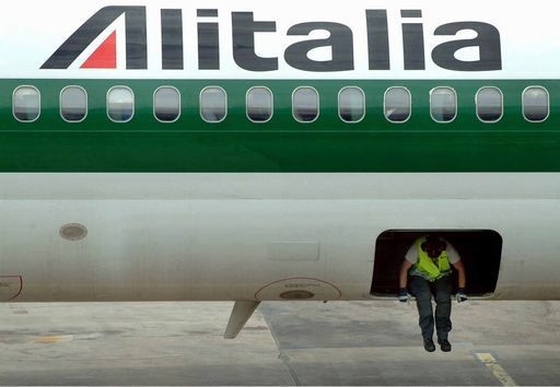 Alitalia. Torna l’incubo del 2008. A Etihad la parte buona, allo Stato italiano esuberi e debiti