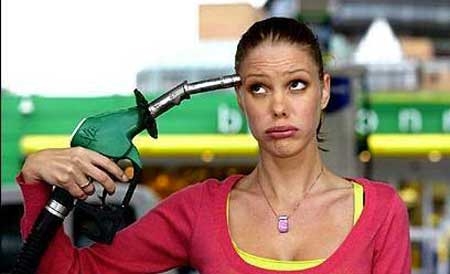 Benzina. Aumenti ingiustificati. Speculazione sui prezzi e fisco eccessivo