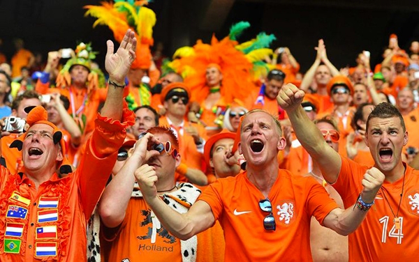 Clamoroso al mondiale. L’Olanda ridicolizza la Spagna (5-1). Stanotte l’Italia!