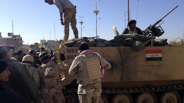 Iraq. Centinaia di soldati impiccati e decapitati dai jihadisti. IL VIDEO