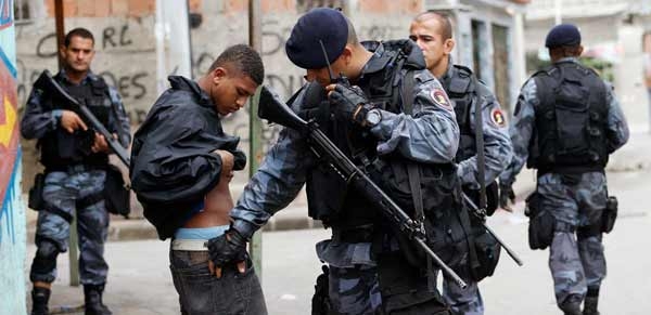 Amnesty. In Brasile polizia violenta e impunita. A rischio Mondiali di calcio