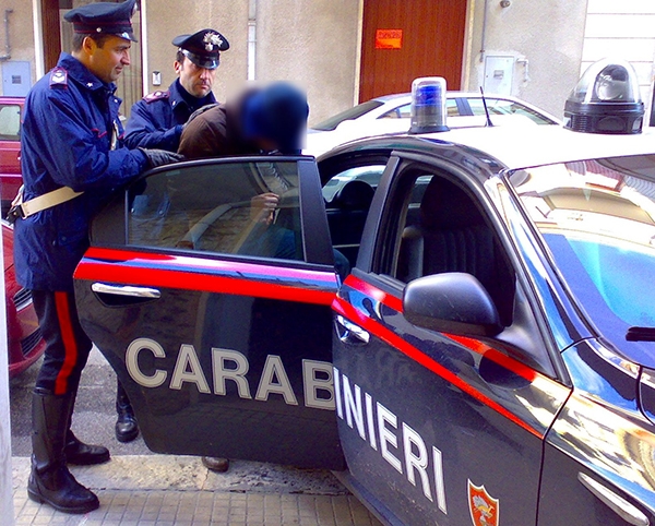 Blitz anticamorra, 17 arresti nel napoletano e 9 nel casertano