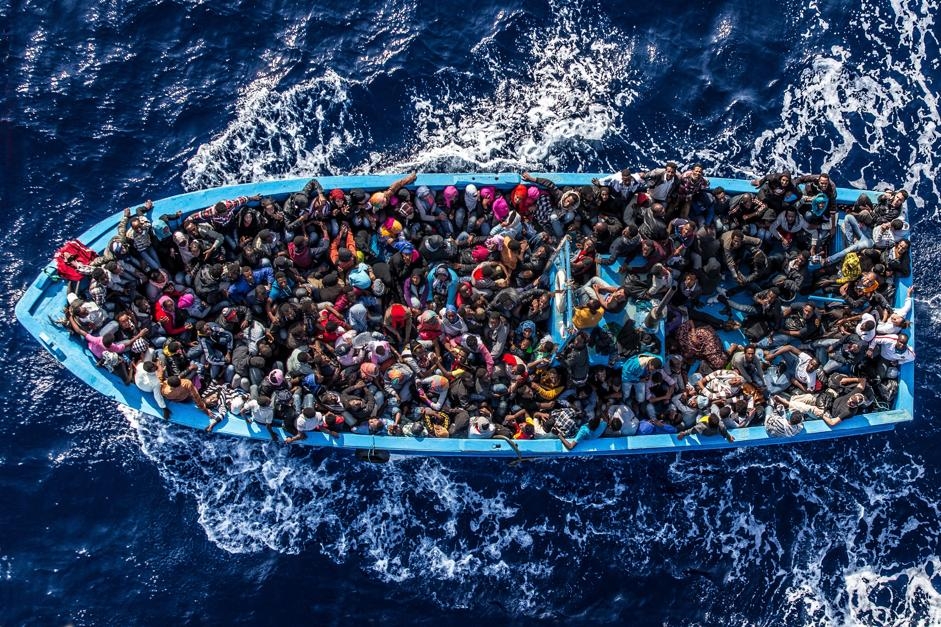 Immigrazione. L’esodo continua. Salvati 1.080 profughi dalla Marina Militare