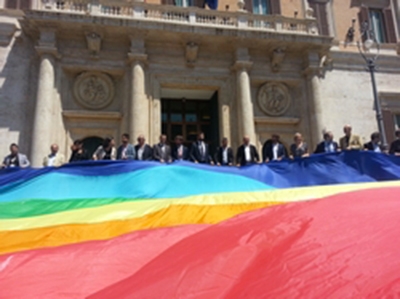 Medio Oriente. Torna l’Arcobaleno a Montecitorio. Stop massacro