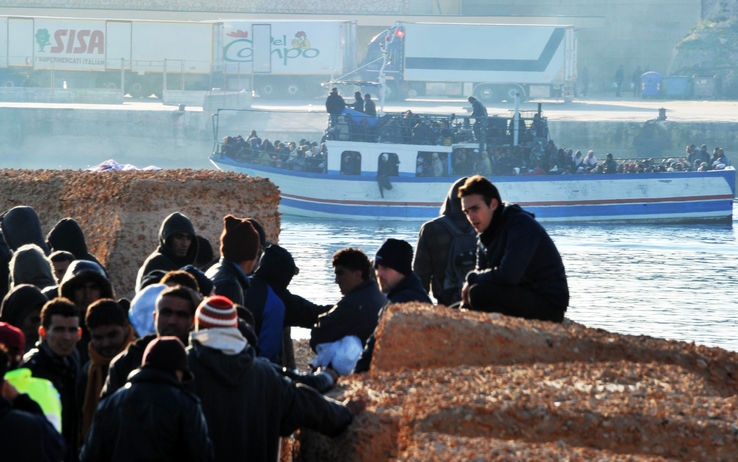 Immigrazione. Sbarco a Taranto di 1.311 migranti. VIDEO