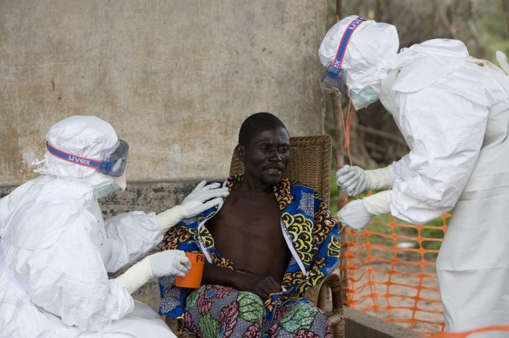 Ebola, epidemia si allarga. Seconda vittima americana. Allarme negli USA. IL VIDEO