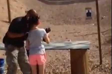 Usa. Allieva di 9 anni uccide istruttore di tiro. Scoppia la polemica. IL VIDEO CHOC