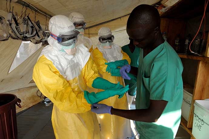 Ebola. Epidemia si allarga, primo caso nel Congo. Tre casi in Sierra Leone