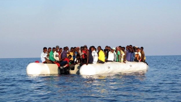 Immigrazione continuano gli sbarchi. Oltre 400 migranti nel Canale di Sicilia