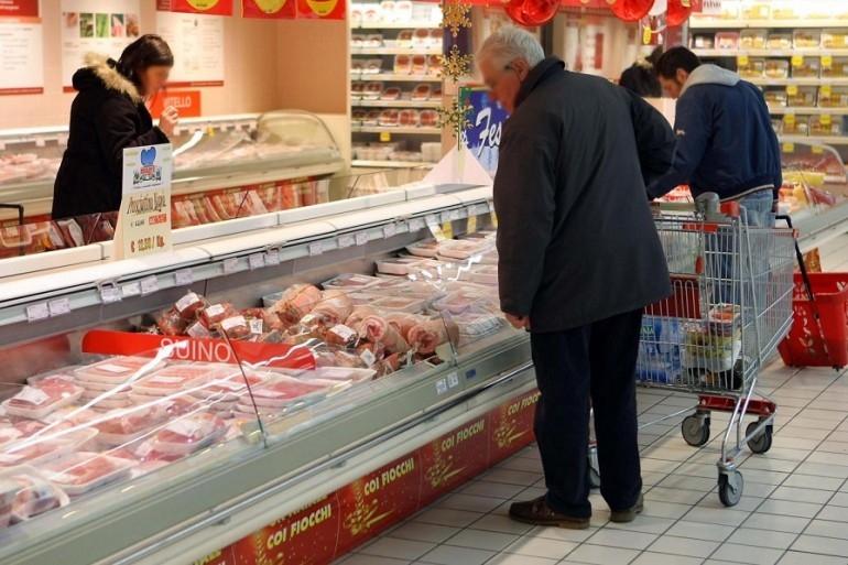 Crollo consumi alimentari. 47% degli italiani taglia sulla spesa