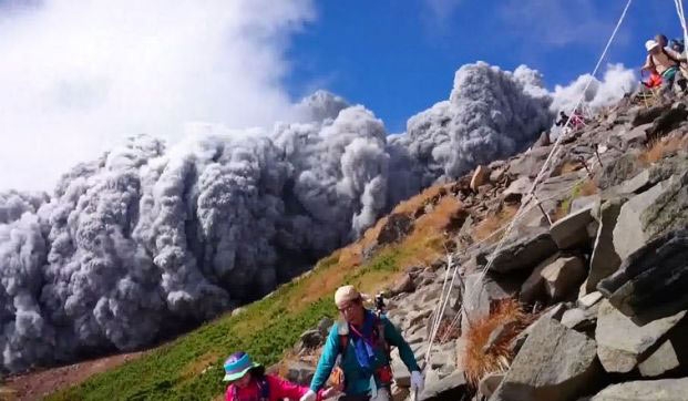 Giappone. Eruzione vulcano Ontake, si temono 30 vittime. IL VIDEO