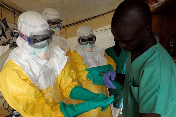 Ebola. In Liberia verrano aperte 5 cliniche per la cura del virus. VIDEO