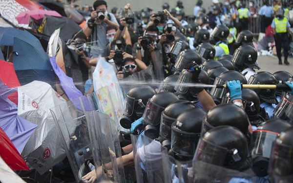 Hong Kong. Nuovi scontri, rafforzata la presenza della polizia. IL VIDEO
