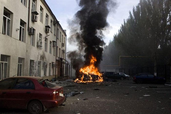 Donetsk. Dieci civili uccisi. Proiettili nel cortile di una scuola. IL VIDEO