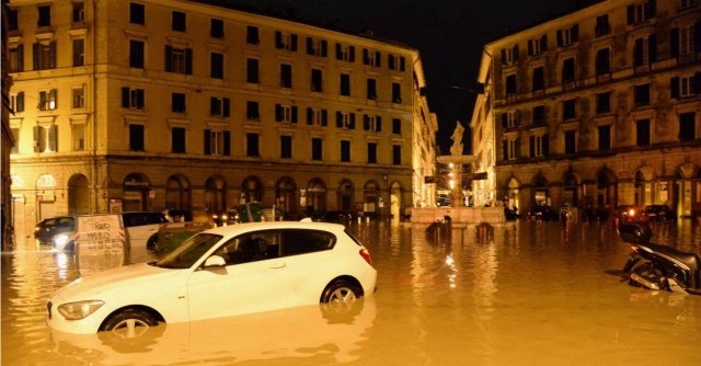 Alluvione Genova. Le forze dell’ordine prendano provvedimenti su chi specula sulla tragedia