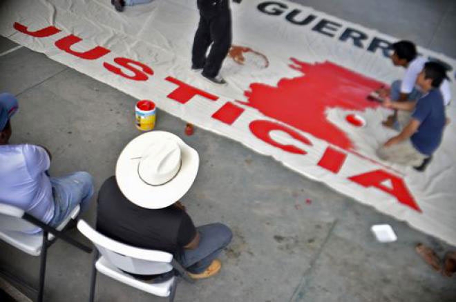 Messico. Giovani trucidati a Iguala, l’esercito disarma la polizia. IL VIDEO
