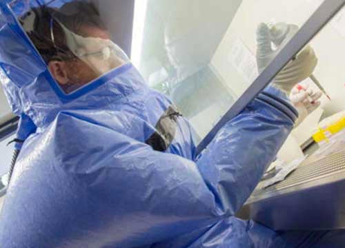 Ebola, si aggravano le condizioni del paziente in Usa. IL VIDEO