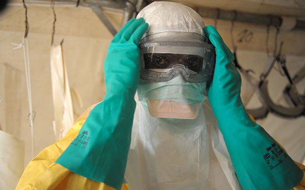 Ebola. Contagio negli USA. Positivo un infermiere a Dallas. IL VIDEO