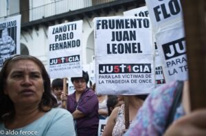 L’Argentina torna in piazza per ricordare la tragedia di Once