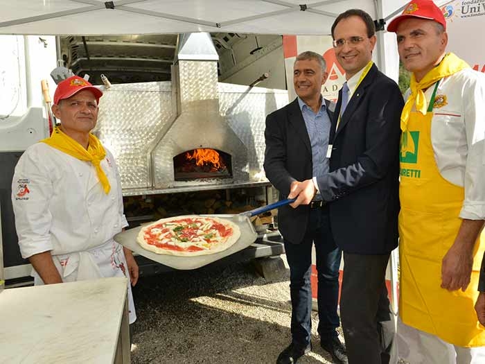 Riconoscimento pizza patrimonio Unesco tutela business da 10 mld
