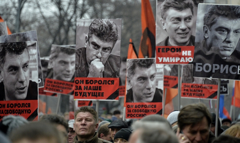 Russia. A Mosca in migliaia per  Nemtsov. VIDEO