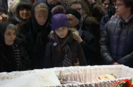 Mosca. Nemtsov sepolto nello stesso cimitero di Anna Politkovskaya. VIDEO