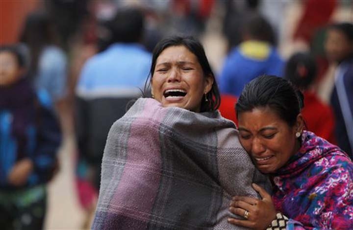 Nepal. Lasciare Kathmandu è impossibile, scontri con polizia