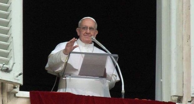 Papa, basta persecuzione cristiani. Crimine inaccettabile