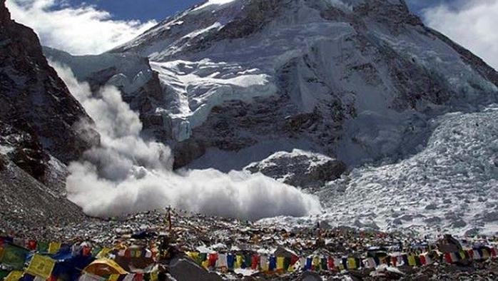 Terremoto in Nepal provoca valanga. 18 alpinisti morti