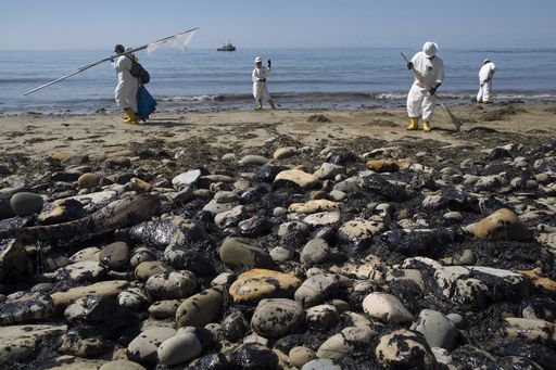 California a rischio disastro ambientale. 400.000 litri petrolio in mare