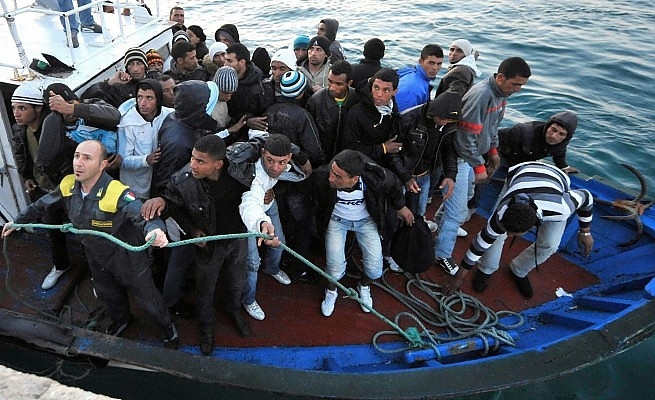 Immigrazione: 300 arrivano a Catania,trasferiti in 3 regioni