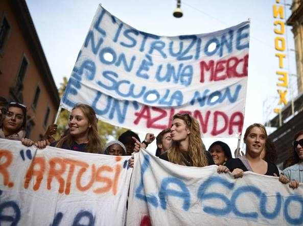 Sciopero scuola. Migliaia di studenti in piazza in tutta Italia